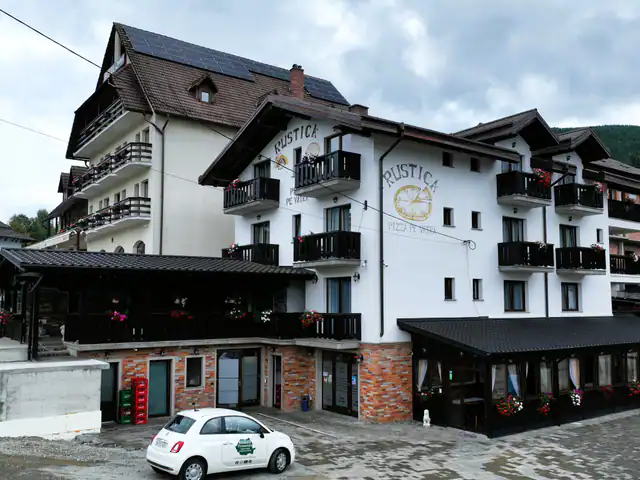 Cazare Pizzeria Rustica Borșa, camere confortabile și restaurant