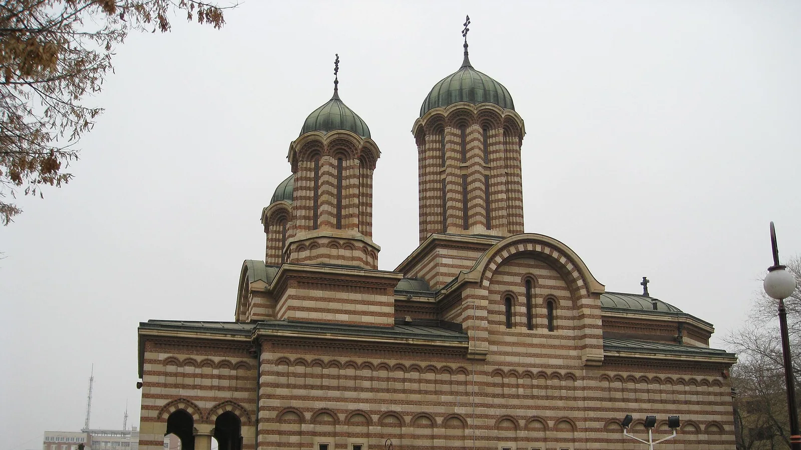 Catedrala Sfântul Dumitru – exterior Exteriorul Catedralei Sfântul Dumitru din Craiova