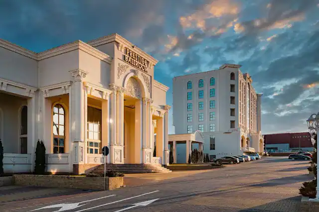 PRESTIGE PLAZA - Fotografie 1