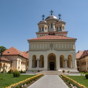 Catedrala Încoronării Alba Iulia: Spiritualitate și Istorie