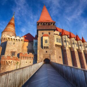 Castelul Corvinilor: O poveste fascinantă din Transilvania