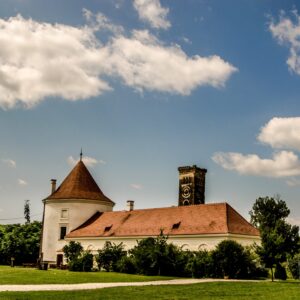 Castelul Banffy: O bijuterie arhitecturală și istorică în Transilvania