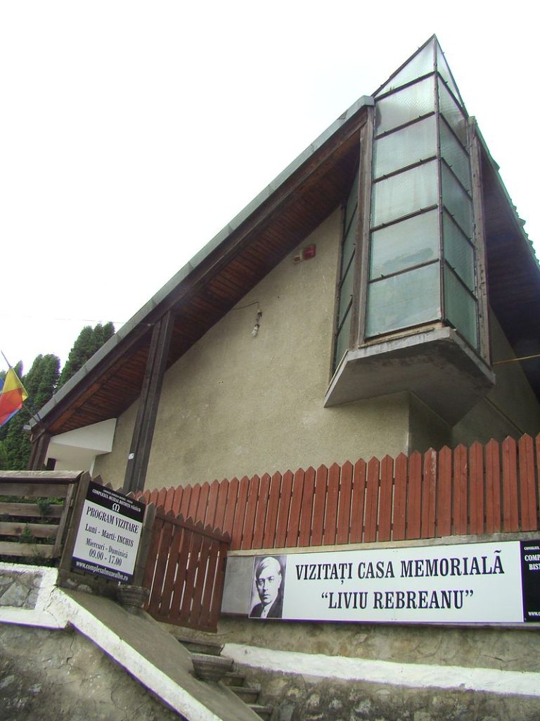 Casa_memoriala_Liviu_Rebreanu_1-1-768x1024 Muzeul Liviu Rebreanu: Povestea Literară din Năsăud
