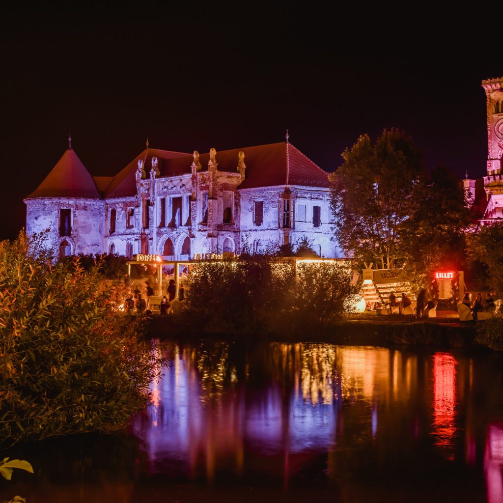 Electric_Castle_-_Castle_Shot-scaled-1-1024x1024 Castelul Banffy: O bijuterie arhitecturală și istorică în Transilvania